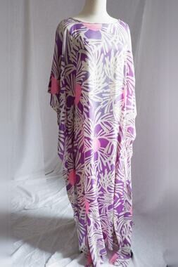 1980s Vintage Bold Floral Caftan in Purple and Pink – One Size